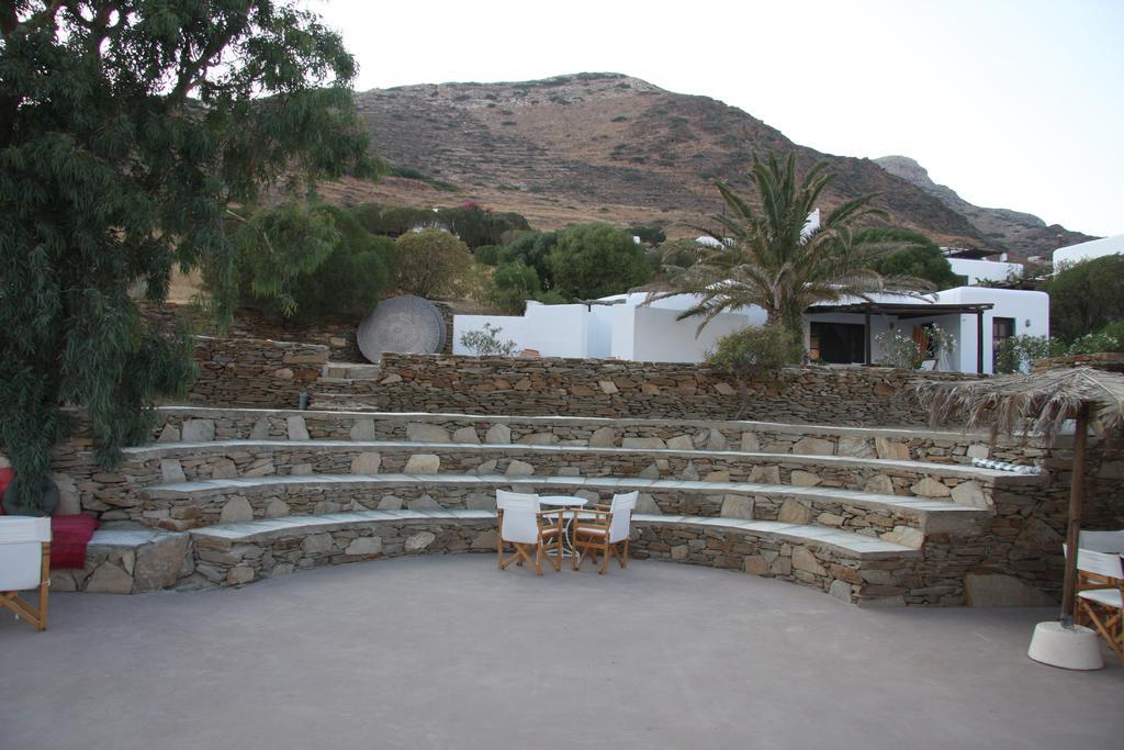 Petra Holiday Village イオス島 チョーラ エクステリア 写真