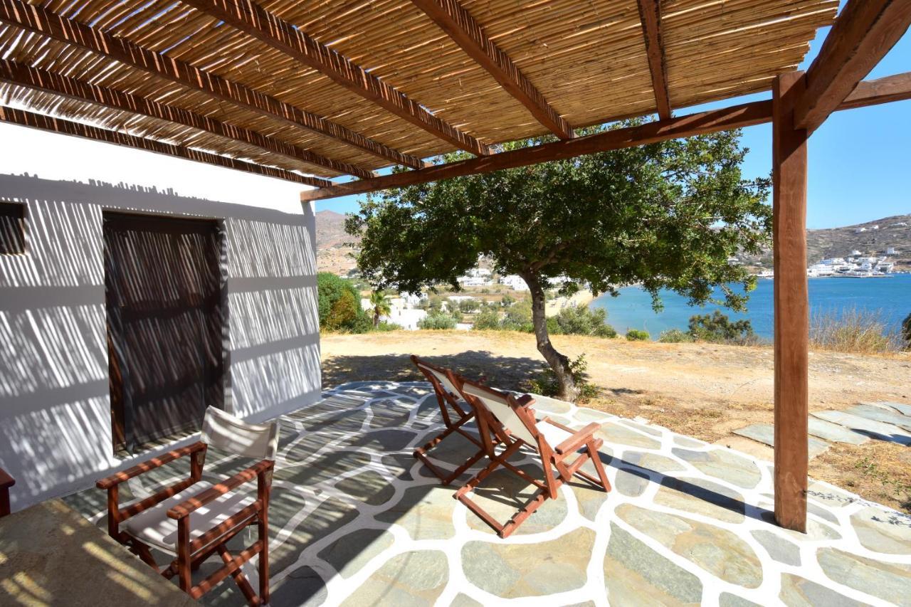 Petra Holiday Village イオス島 チョーラ エクステリア 写真